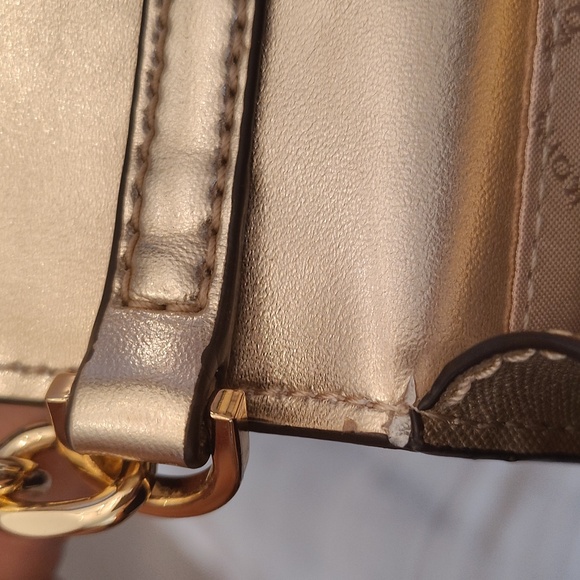 LIKE🆕MK: Michael Kors On-the-Go Mini Crossbody Bag Gold - Picture 11 of 13